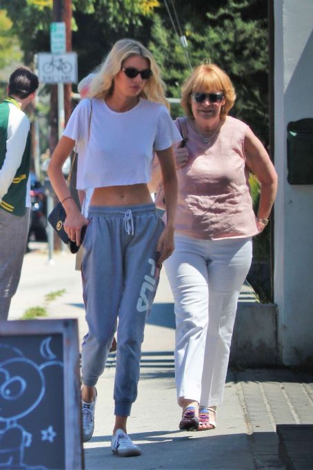 Stella Maxwell – Goues out with family in Los Angeles