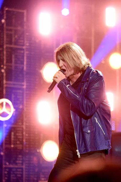 Def Leppard performs at the 2019 Rock & Roll Hall Of Fame Induction Ceremony - Show at Barclays Center on March 29, 2019 in New York City