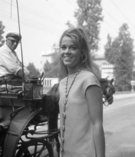 Jane Fonda Photos - Jane Fonda Picture Gallery - FamousFix - Page 66