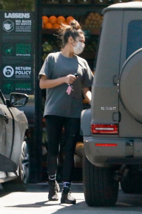 Shay Mitchell – Seen shopping at Erewhon Market in Los Feliz - FamousFix