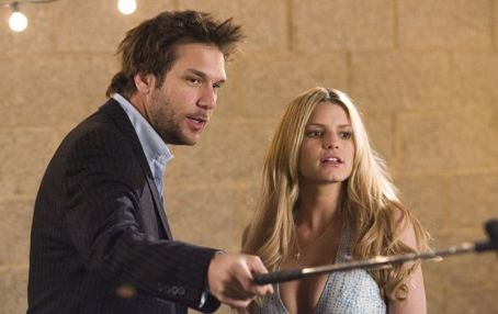 Zack (Dane Cook) and Amy (Jessica Simpson) in comedy movie 'Employee of the Month' 2006