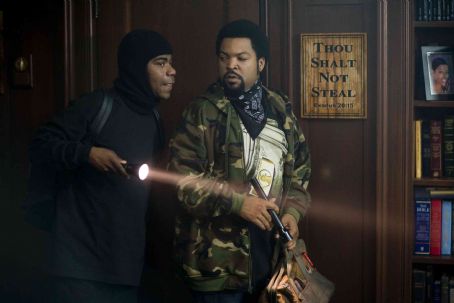 Tracy Morgan (left) and Ice Cube star in Screen Gems' comedy FIRST SUNDAY. Photo Credit: Tracy Bennett. © 2007 Screen Gems, Inc. All Rights Reserved.