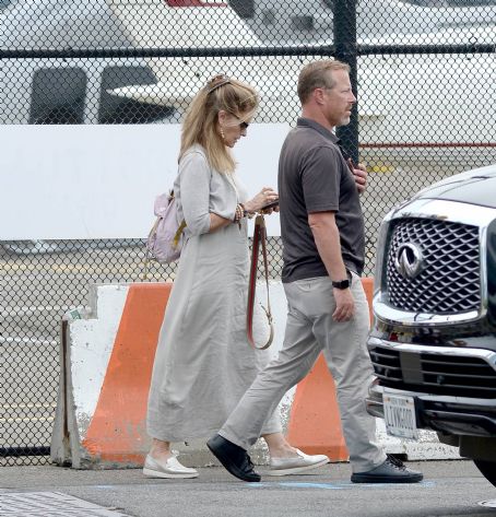 Maria Shriver – Arrives to New York City aboard a private helicopter