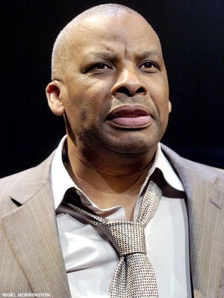 Дон уоррингтон. Don Warrington актер. Дон Уоррингтон с супругой. Дон Уоррингтон в молодости.