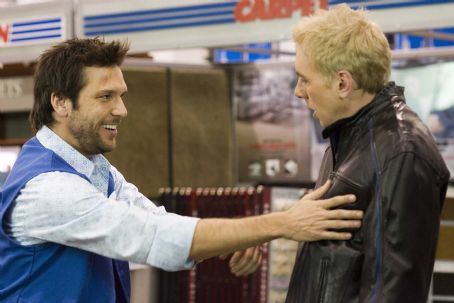 Zack Bradley (Dane Cook) and Vince Downey (Dax Shepard) in EMPLOYEE OF THE MONTH. Photo credit: John Johnson.