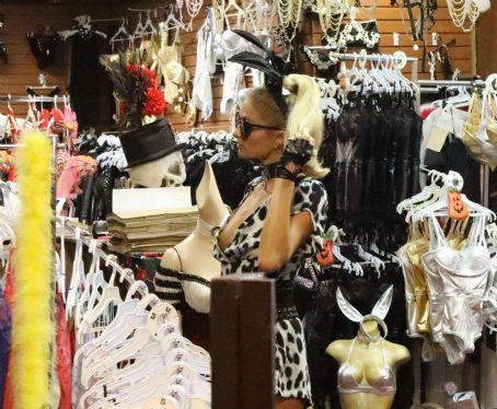paris hilton wears cute animal print romper while shopping at the 'trashy  lingerie' store for halloween costumes in los angeles-031019_9