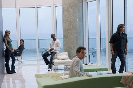 Left to right: (Stand) Ana Cristina De Oliveira, Jamie Foxx and Colin Farrell in Miami Vice - 2006