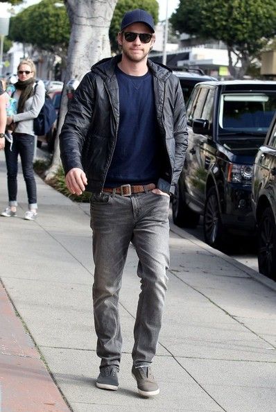 Liam Hemsworth arriving for lunch at the Kreation Kafe in Santa Monica, California on December 30, 2012