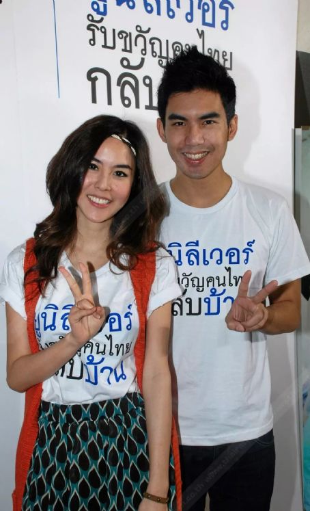 Pattarasaya Kreuasuwansri and Chantavit Dhanasevi - Hookup