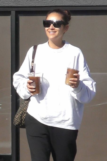 Shay Mitchell – On an coffee outing at Coffee Bean in Los Feliz