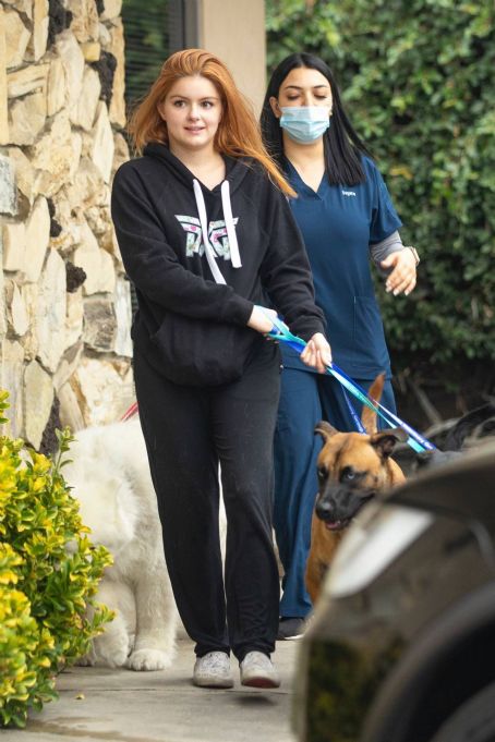 Ariel Winter – pictured picking up her dogs from the groomer in Los Angeles