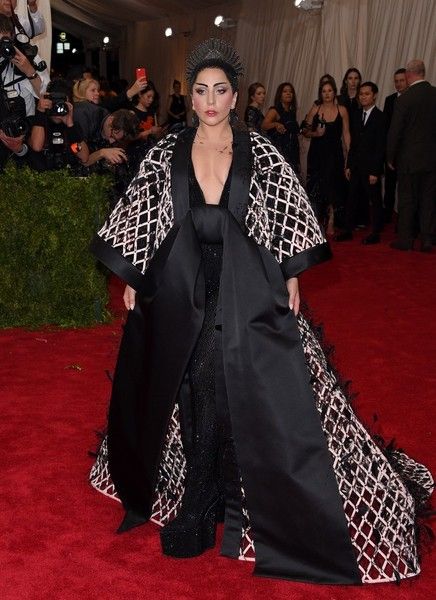 Lady Gaga wears Balenciaga - 2015 Met Gala - FamousFix