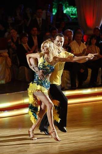 Adela Banásová - Let's Dance