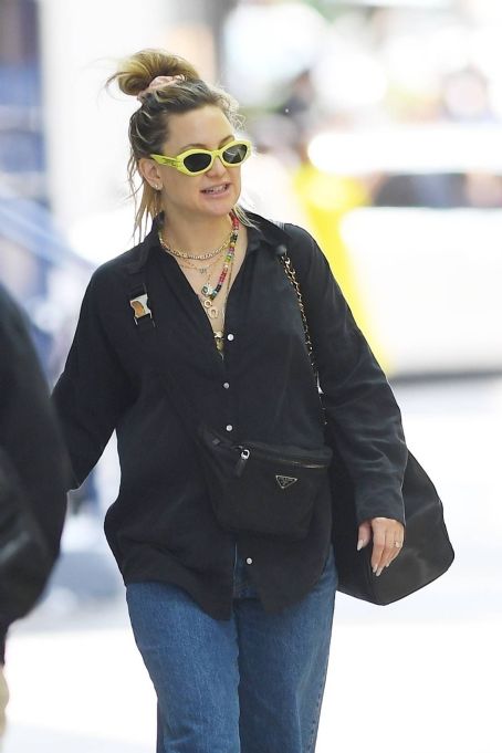 Kate Hudson – Seen with her family in Manhattan