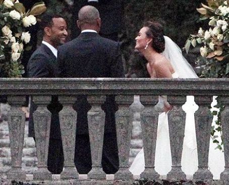 John Legend & Chrissy Teigen Marry