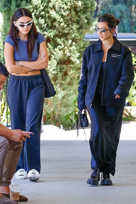 Kourtney Kardashian – Steps out for lunch in Calabasas