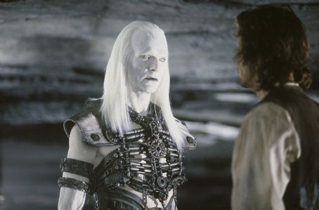 Jeremy Irons as the terrifyingly brilliant Uber-Morlock and Guy Pearce ...