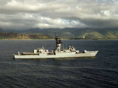 USS Whipple (FF-1062) (Topic) - FamousFix