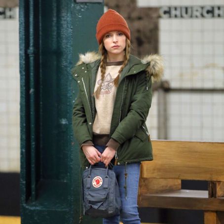 Anna Kendrick – Filming ‘Love Life’ in Brooklyn, New York | Anna