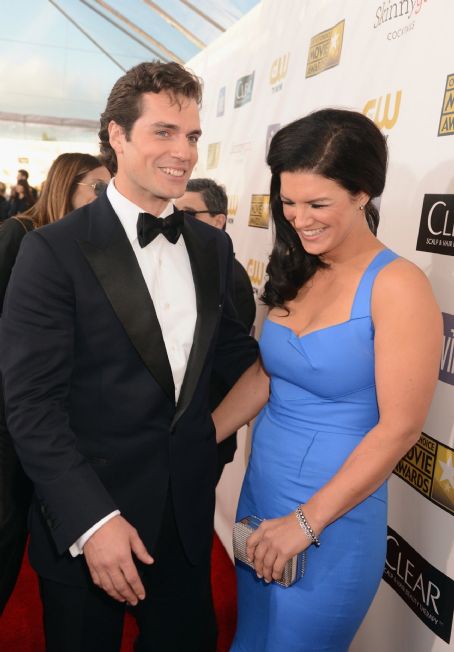 Henry Cavill e Gina Carano na premiação Critic's Choice Movie Awards em  Santa Monica!!! #AlwaysHenryCavill