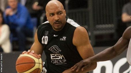 Charles Smith (basketball, born October 1975)